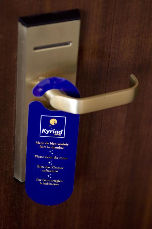 Kyriad Hotel XIII Italie Gobelins Paris Exterior foto